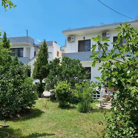 Elezi Πανσιόν 3*