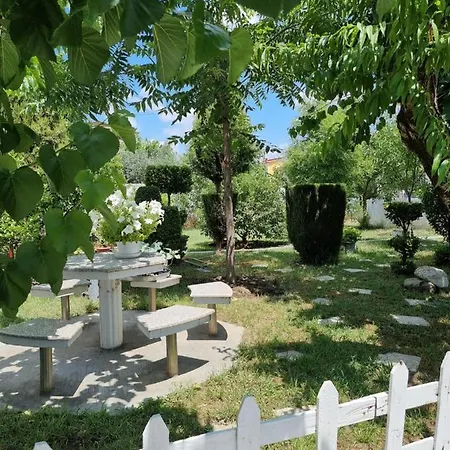 Guest house Elezi