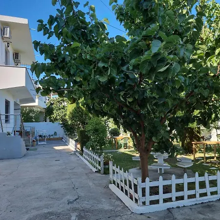 Guest house Elezi Durres