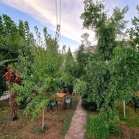 Elezi بيت ضيافة