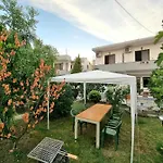 Elezi Πανσιόν
