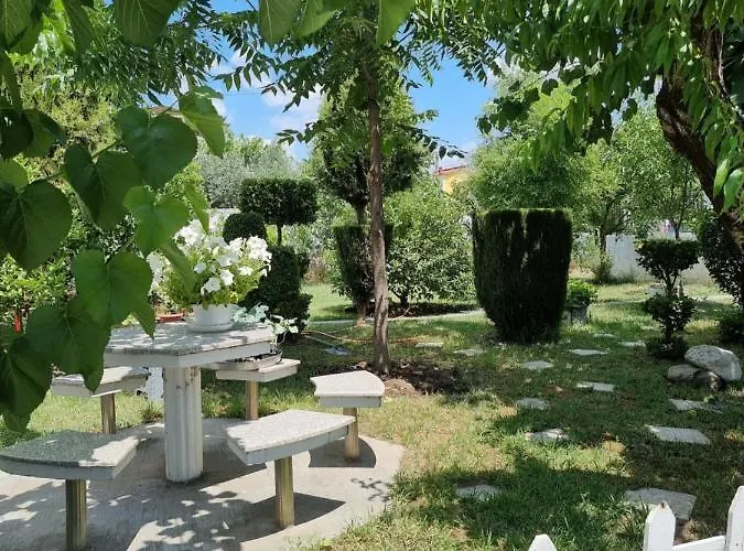 בית הארחה Elezi