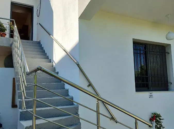 בית הארחה Elezi 3*