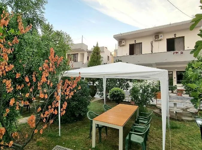 Elezi בית הארחה