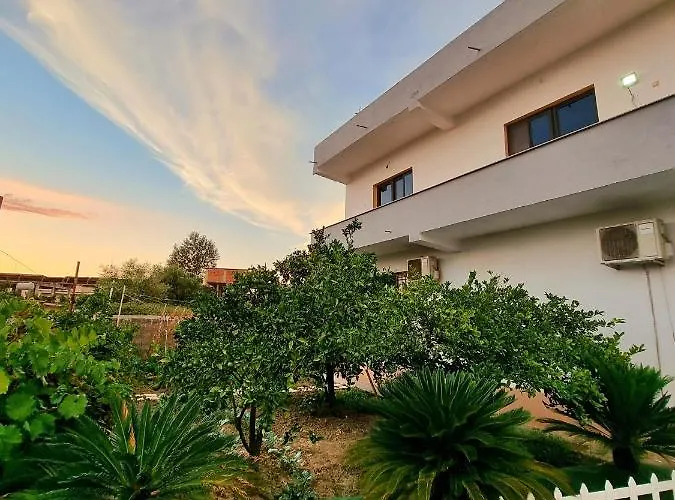 Elezi בית הארחה 3*